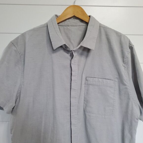 Lululemon Mens On Time Button Up Chest Pocket Shirt size L Gray Travel Office - Picture 5 of 10